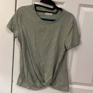 24/7 Maurice’s Medium Green Top